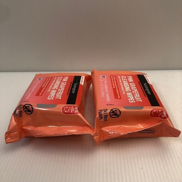 Neutrogena Oil Free Facial Cleansing Makeup Wipes with Pink Grapefruit, 2 count - Picture 4 of 4